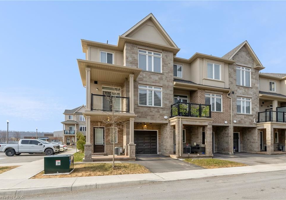 40-zinfandel-drive-hamilton-ontario-40845056