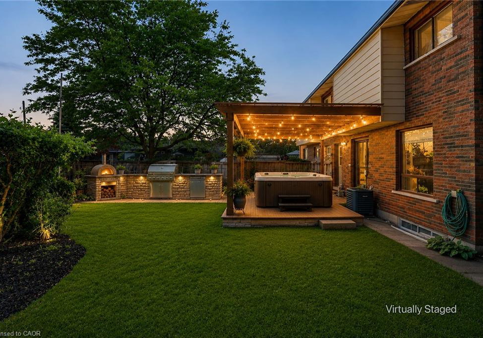 5-hugo-court-hamilton-ontario-40845121