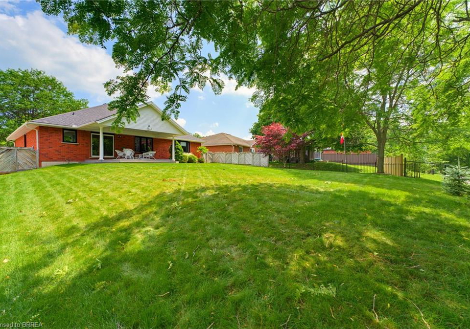 12-macbride-court-brantford-ontario-40845162