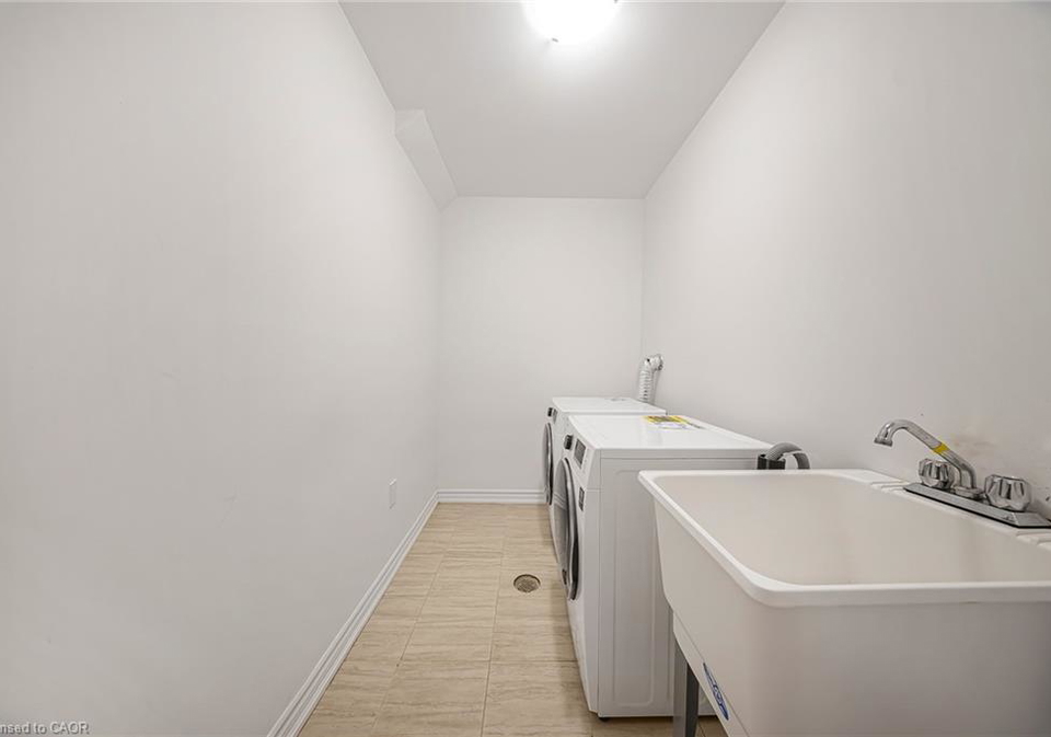 15-dewberry-drive-kitchener-ontario-40845168