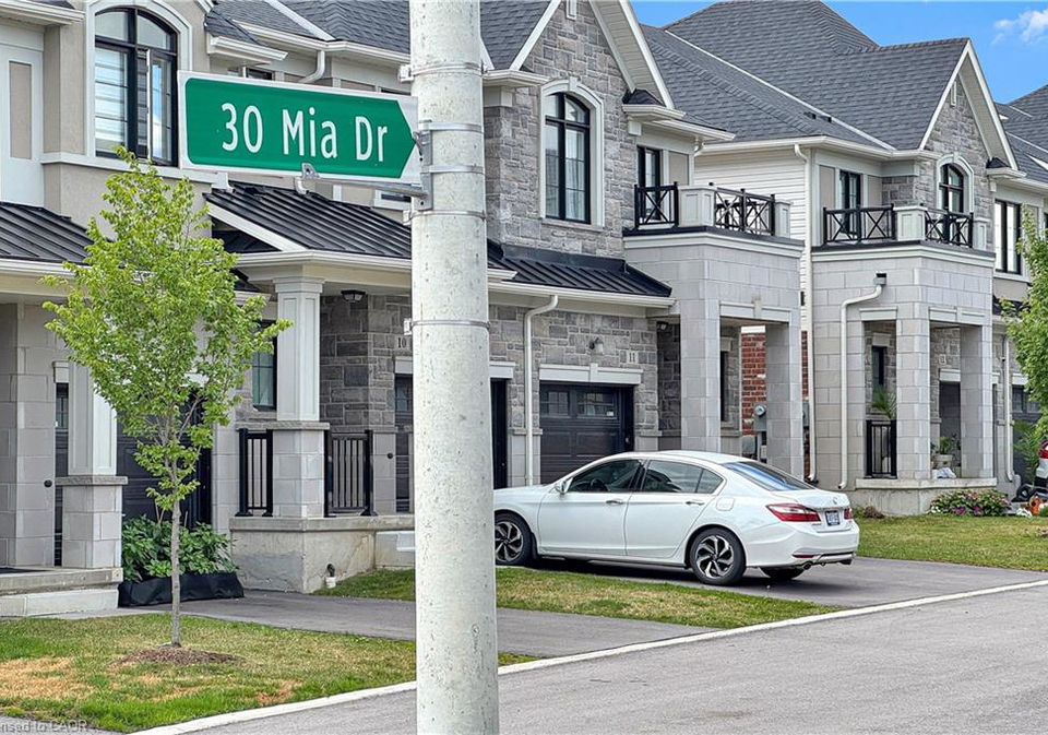 30-mia-drive-hamilton-ontario-40845204