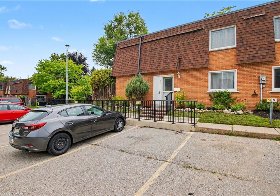 120-country-club-drive-guelph-ontario-40845217