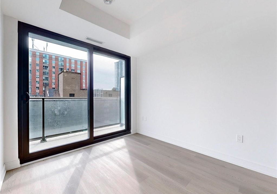 1-jarvis-street-hamilton-ontario-40845220