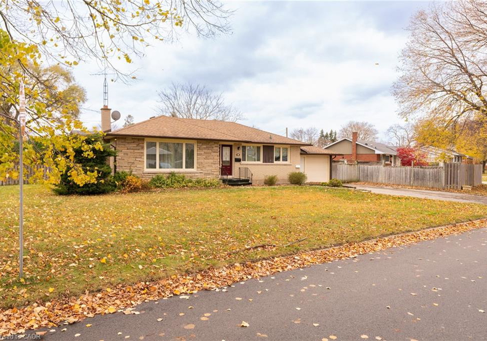 1-cherrylane-drive-st-catharines-ontario-40845244