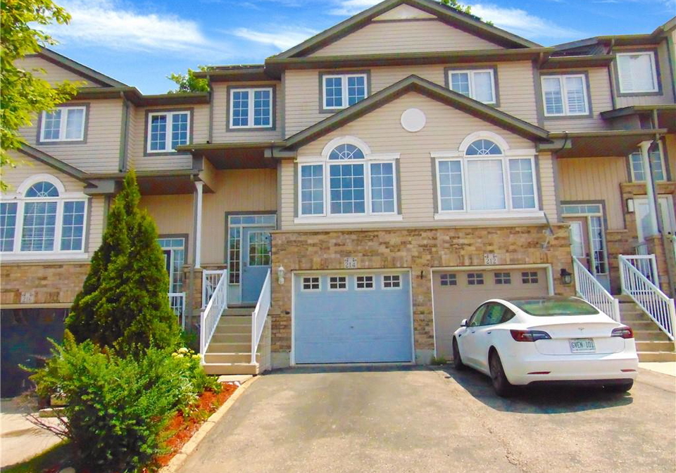 214-snowdrop-crescent-kitchener-ontario-40845246