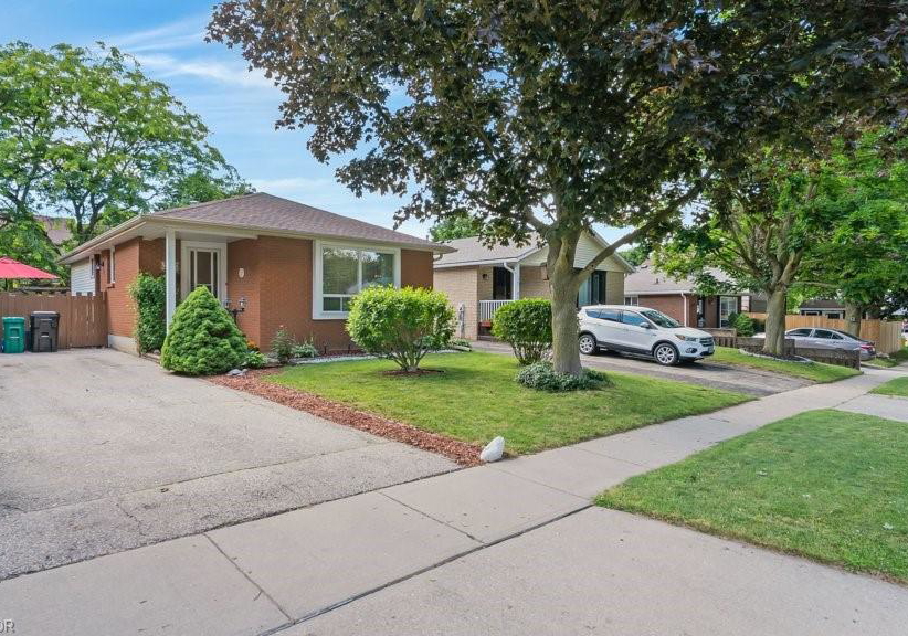 252-johanna-drive-cambridge-ontario-40845288