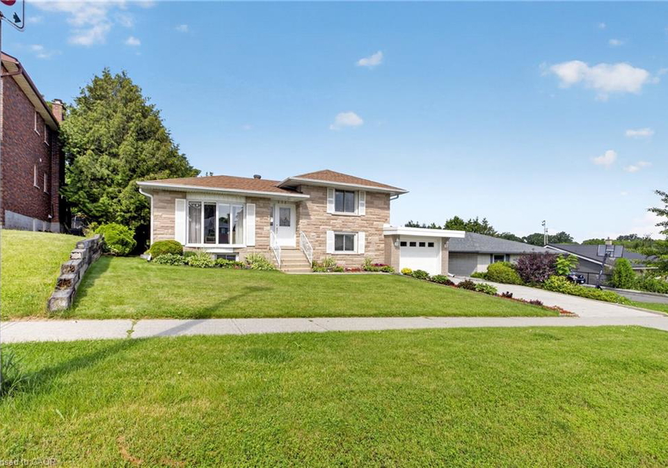 252-christopher-drive-cambridge-ontario-40845292
