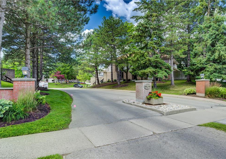 493-beechwood-drive-waterloo-ontario-40845318