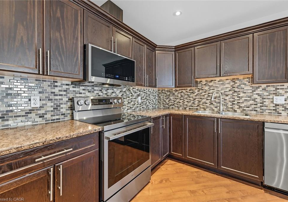 88-wood-street-e-hamilton-ontario-40845321