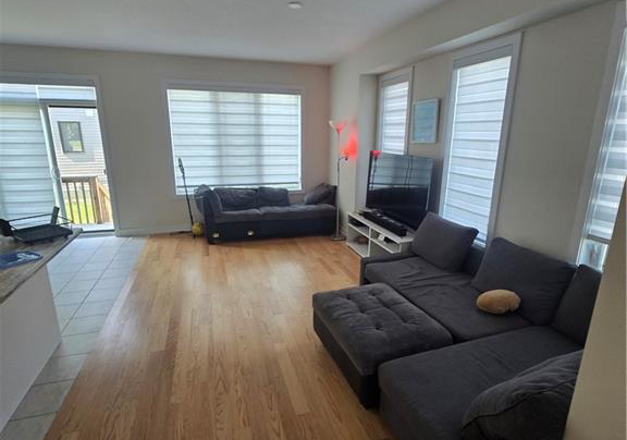 14-lilac-circle-caledonia-ontario-40845322