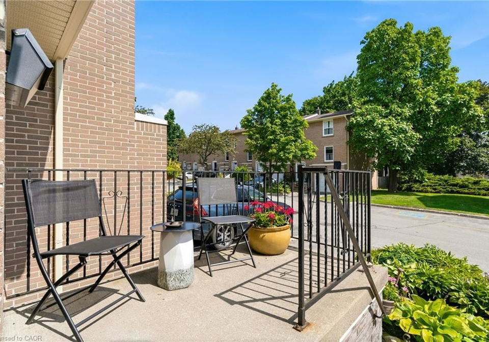 2241-mountain-grove-avenue-burlington-ontario-40845392