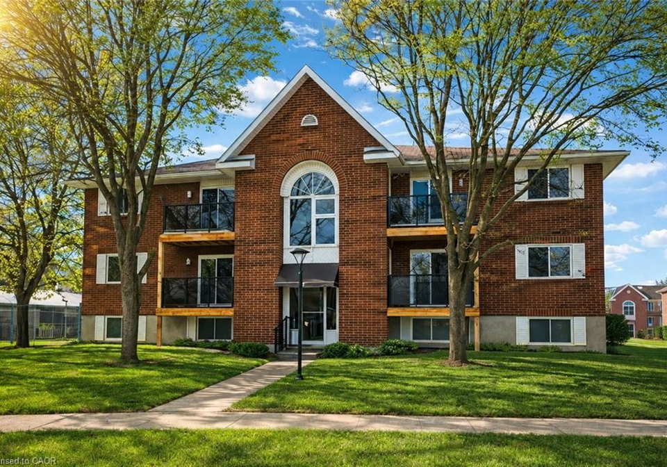565-greenfield-avenue-kitchener-ontario-40845444