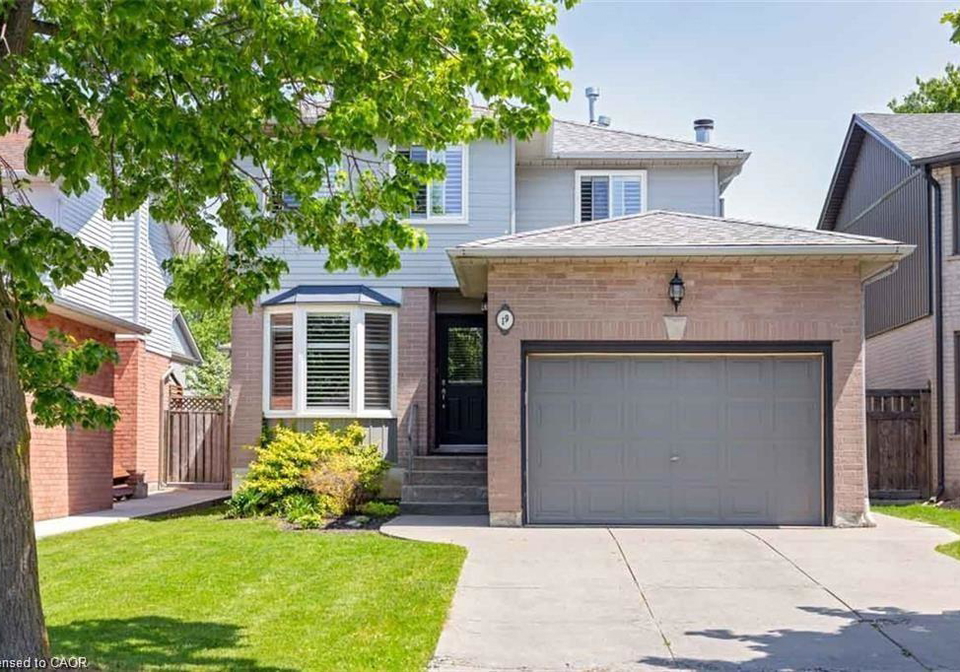 19-beachgrove-crescent-hamilton-ontario-40845611