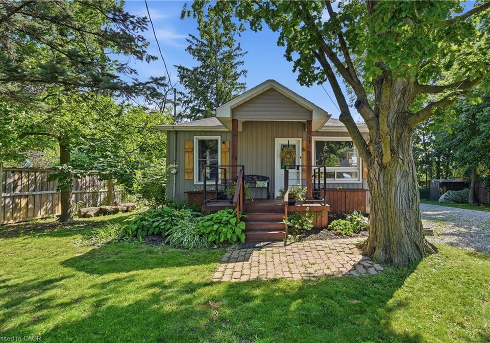 21-renfrew-street-e-haldimand-county-ontario-40845616