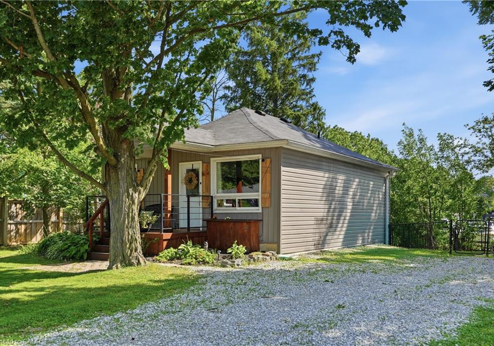 21-renfrew-street-e-haldimand-county-ontario-40845616