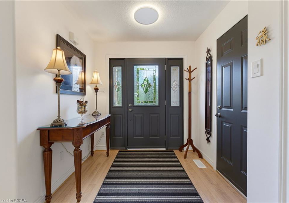 74-court-drive-paris-ontario-40845630