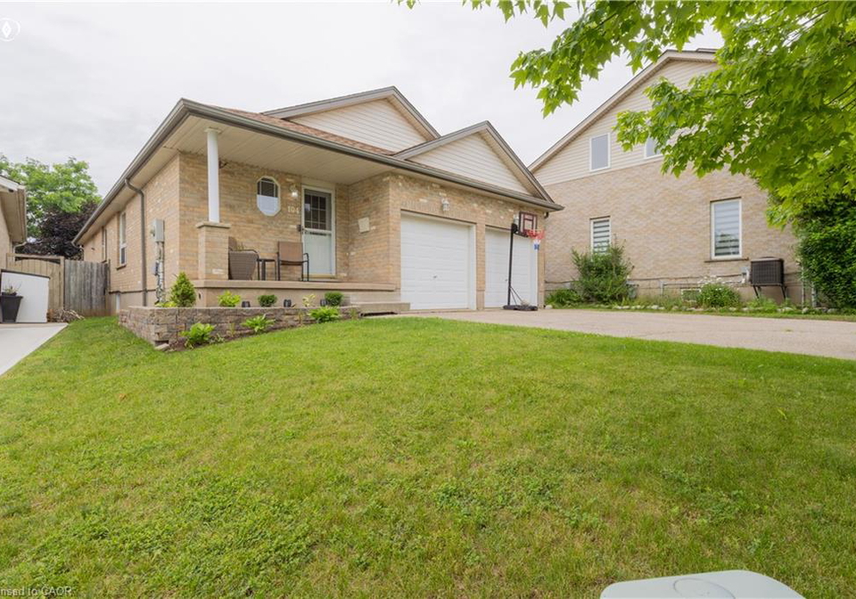 104-kent-street-cambridge-ontario-40845771