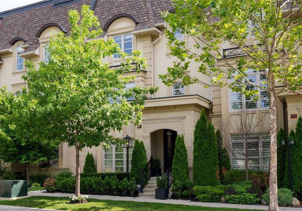 253-hanover-street-oakville-ontario-40845790