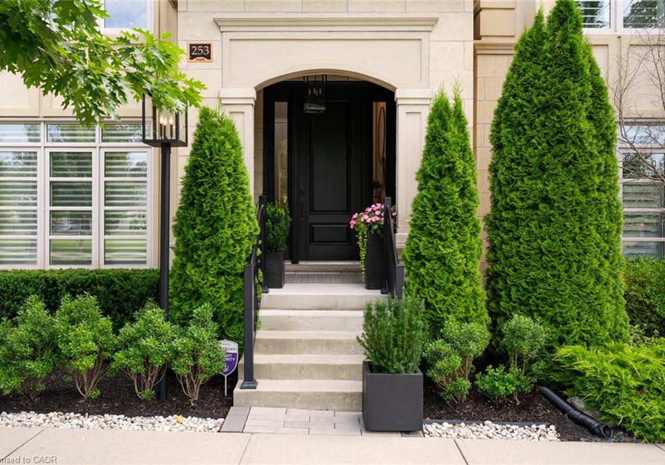 253-hanover-street-oakville-ontario-40845790