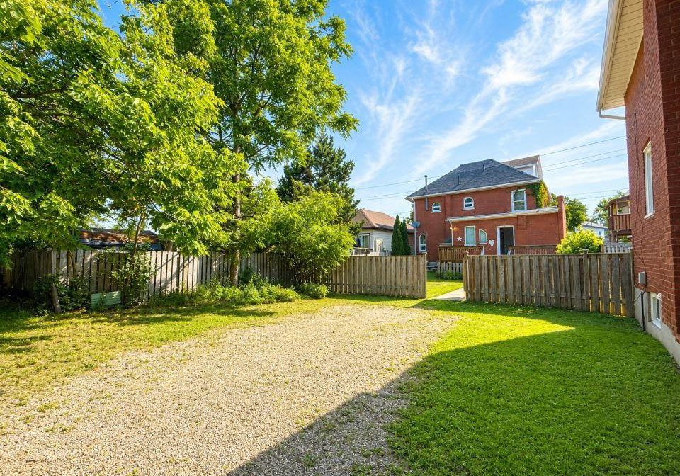 219-erie-avenue-brantford-ontario-40845840
