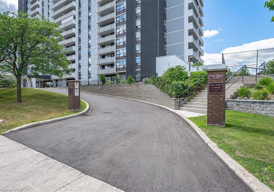2055-upper-middle-road-burlington-ontario-40845878
