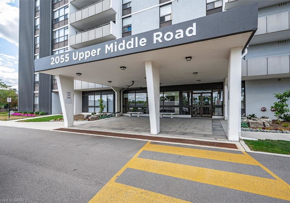 2055-upper-middle-road-burlington-ontario-40845878