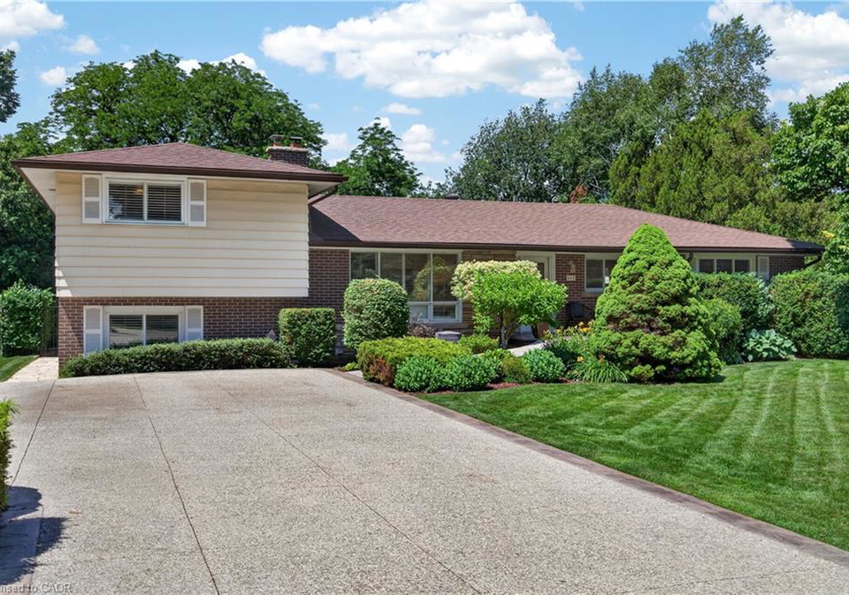 657-iroquois-avenue-ancaster-ontario-40845890