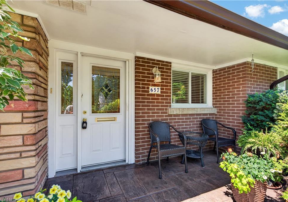 657-iroquois-avenue-ancaster-ontario-40845890