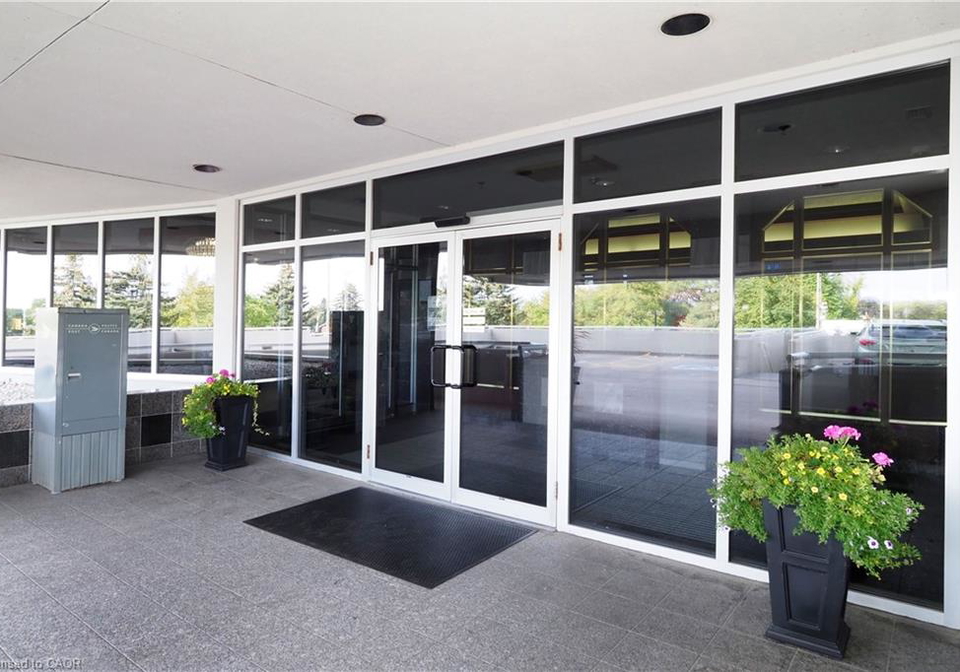 190-hespeler-road-cambridge-ontario-40845959