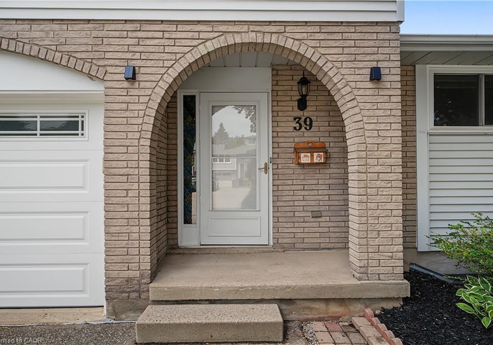39-southwood-drive-kitchener-ontario-40845963