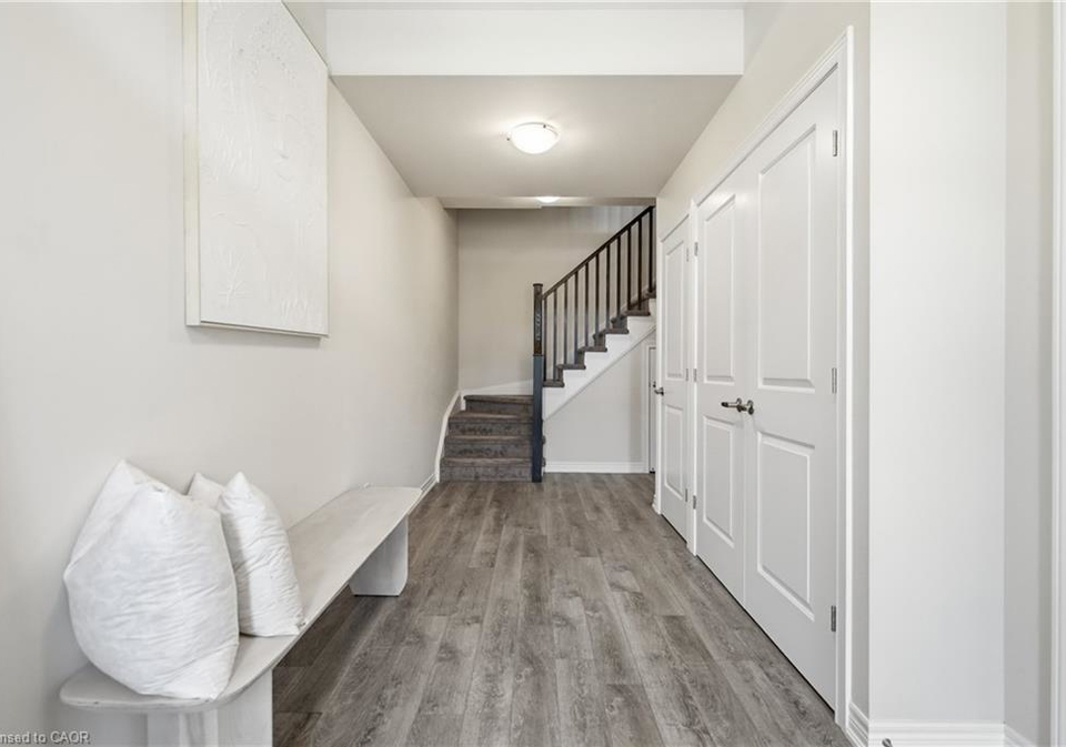 19-picardy-drive-stoney-creek-ontario-40845974