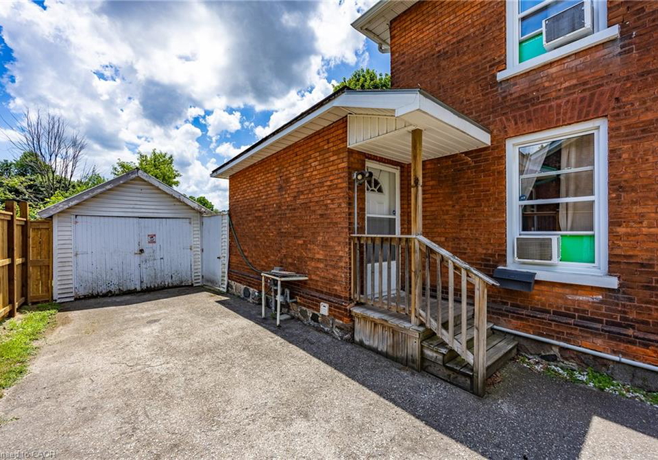 302-simcoe-street-woodstock-ontario-40846034