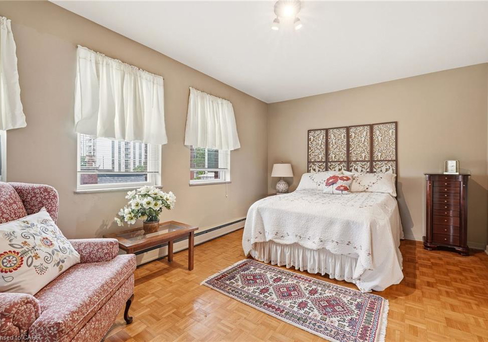 38-charlton-avenue-w-hamilton-ontario-40846099
