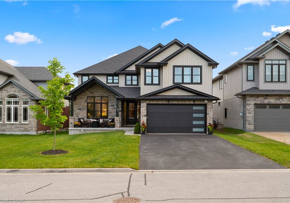 139-marr-drive-elora-ontario-40846175