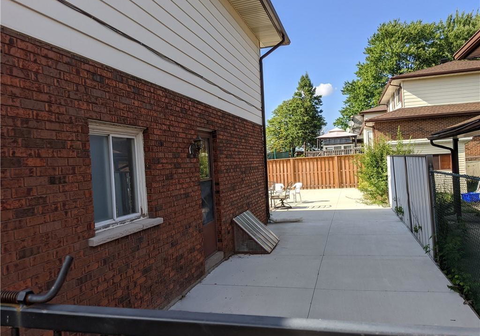 84-amherst-drive-kitchener-ontario-40846194