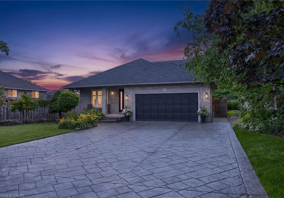 51-cabriolet-crescent-ancaster-ontario-40846305