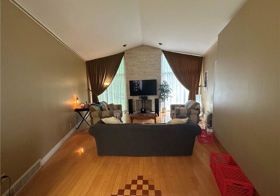 11-wilmont-court-hamilton-ontario-40846360
