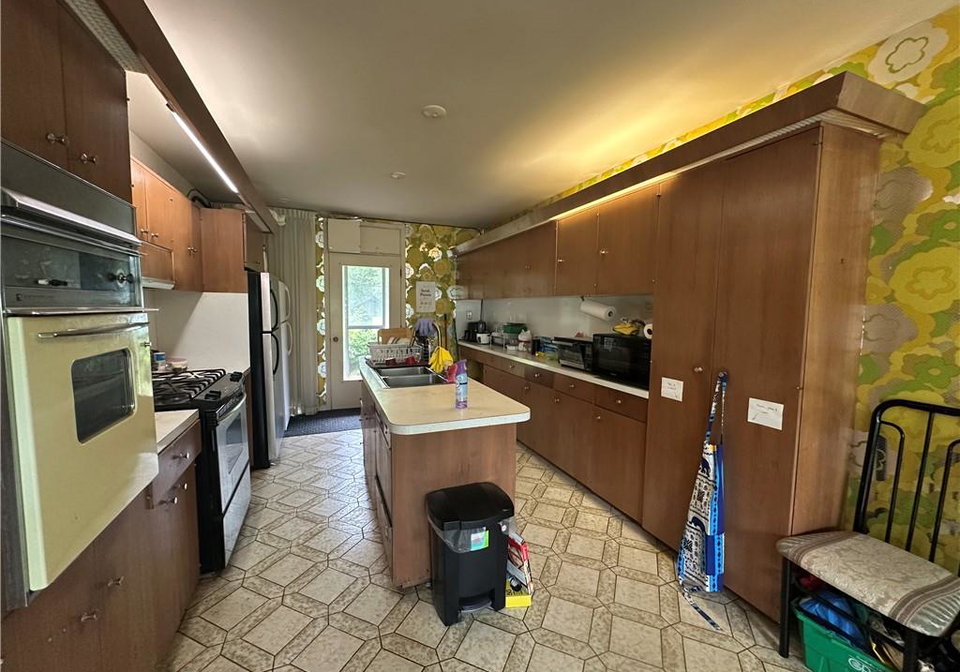 11-wilmont-court-hamilton-ontario-40846360