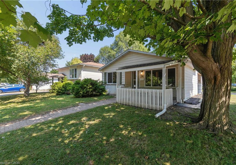 74-helene-crescent-waterloo-ontario-40846376