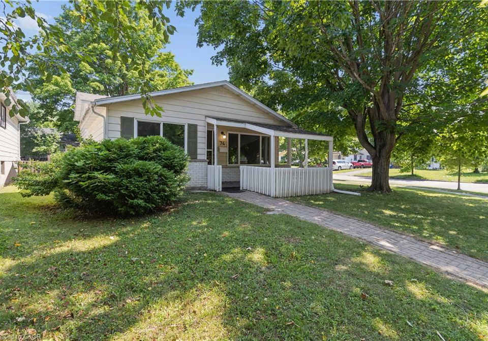 74-helene-crescent-waterloo-ontario-40846376