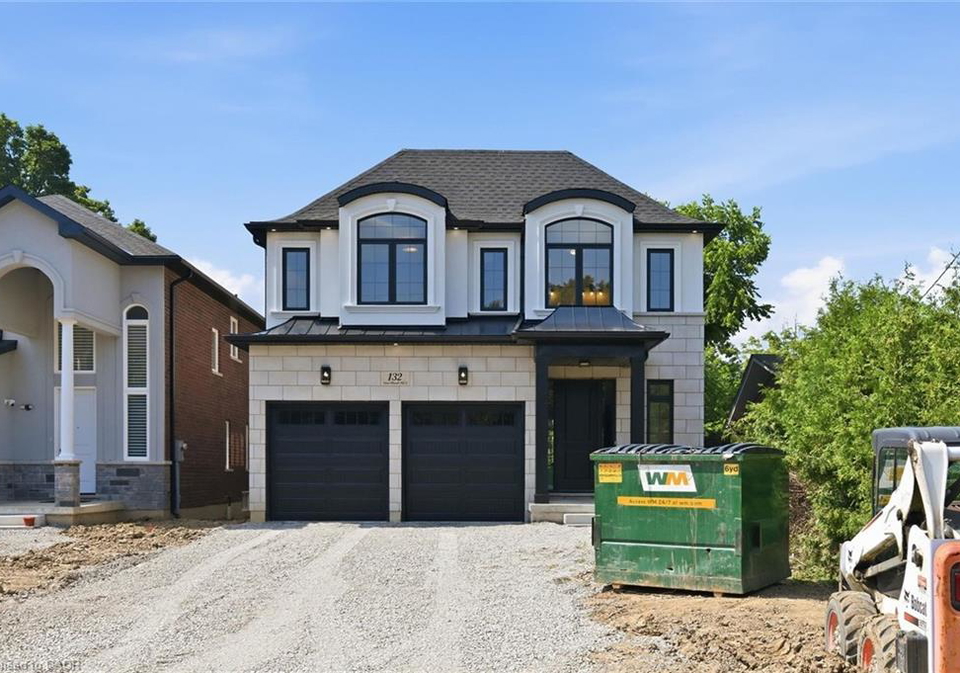 132-stone-church-road-e-hamilton-ontario-40846392
