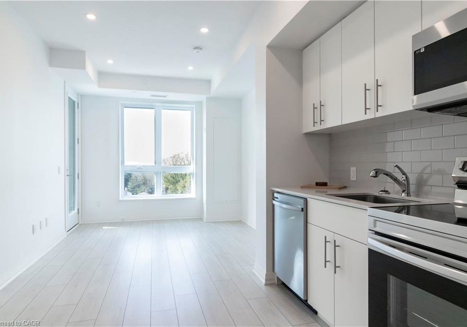 101-golden-eagle-road-waterloo-ontario-40846428