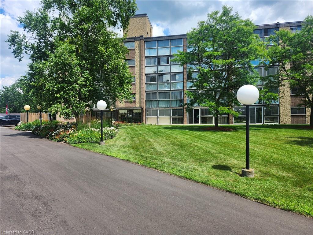 400-champlain-boulevard-cambridge-ontario-40846455