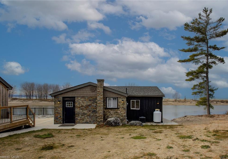 4-browns-lane-wasaga-beach-ontario-40846462