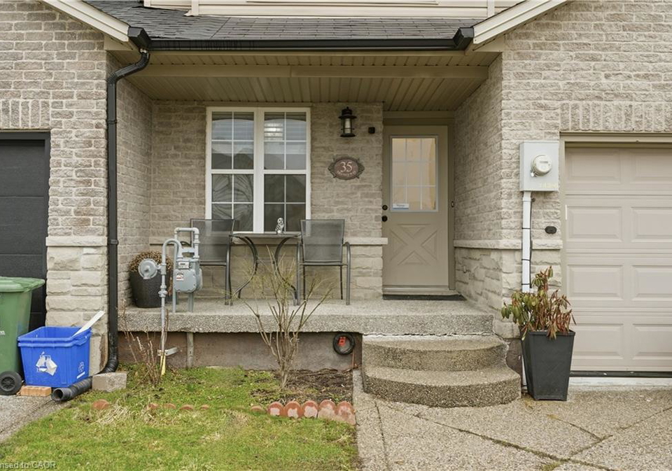 35-thames-way-mount-hope-ontario-40846499
