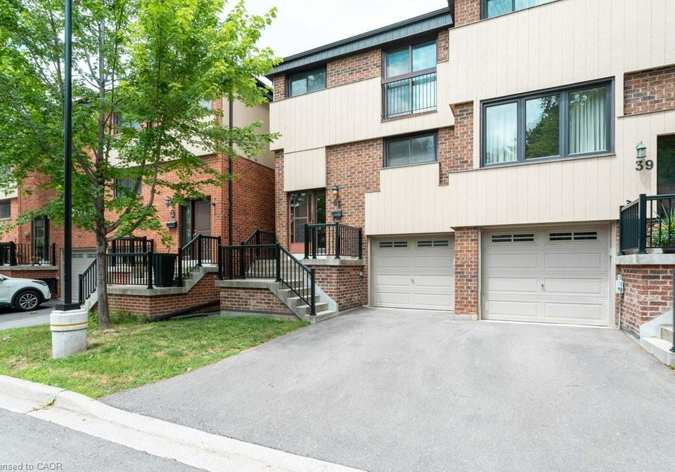 41-maplebranch-path-toronto-ontario-40846515
