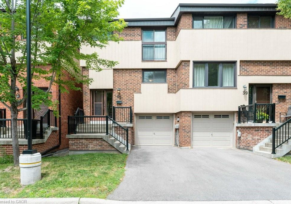 41-maplebranch-path-toronto-ontario-40846515