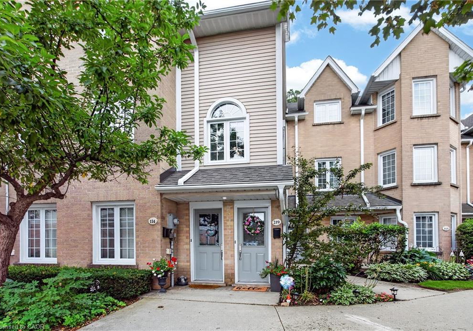 2110-cleaver-avenue-burlington-ontario-40846646