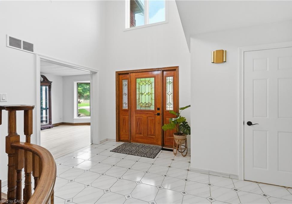 42-fox-run-brantford-ontario-40846675
