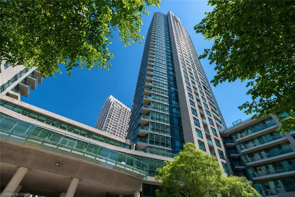 215-fort-york-boulevard-toronto-ontario-40846776